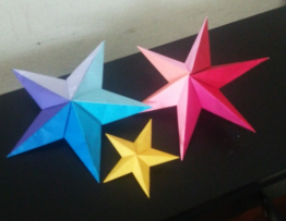 折り紙　星　立体２